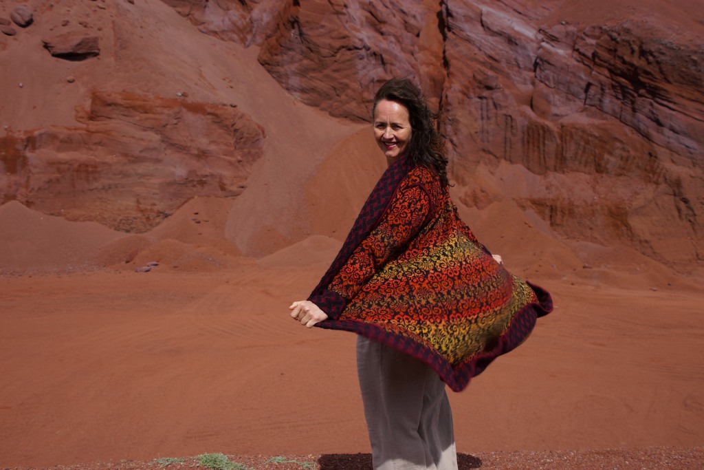 Bärbel mit Tapestry Mantel auf Lanzarote