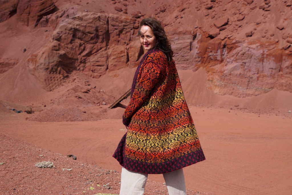 Bärbel mit Tapestry Mantel auf Lanzarote