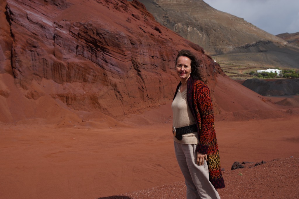 Bärbel mit Tapestry Mantel auf Lanzarote